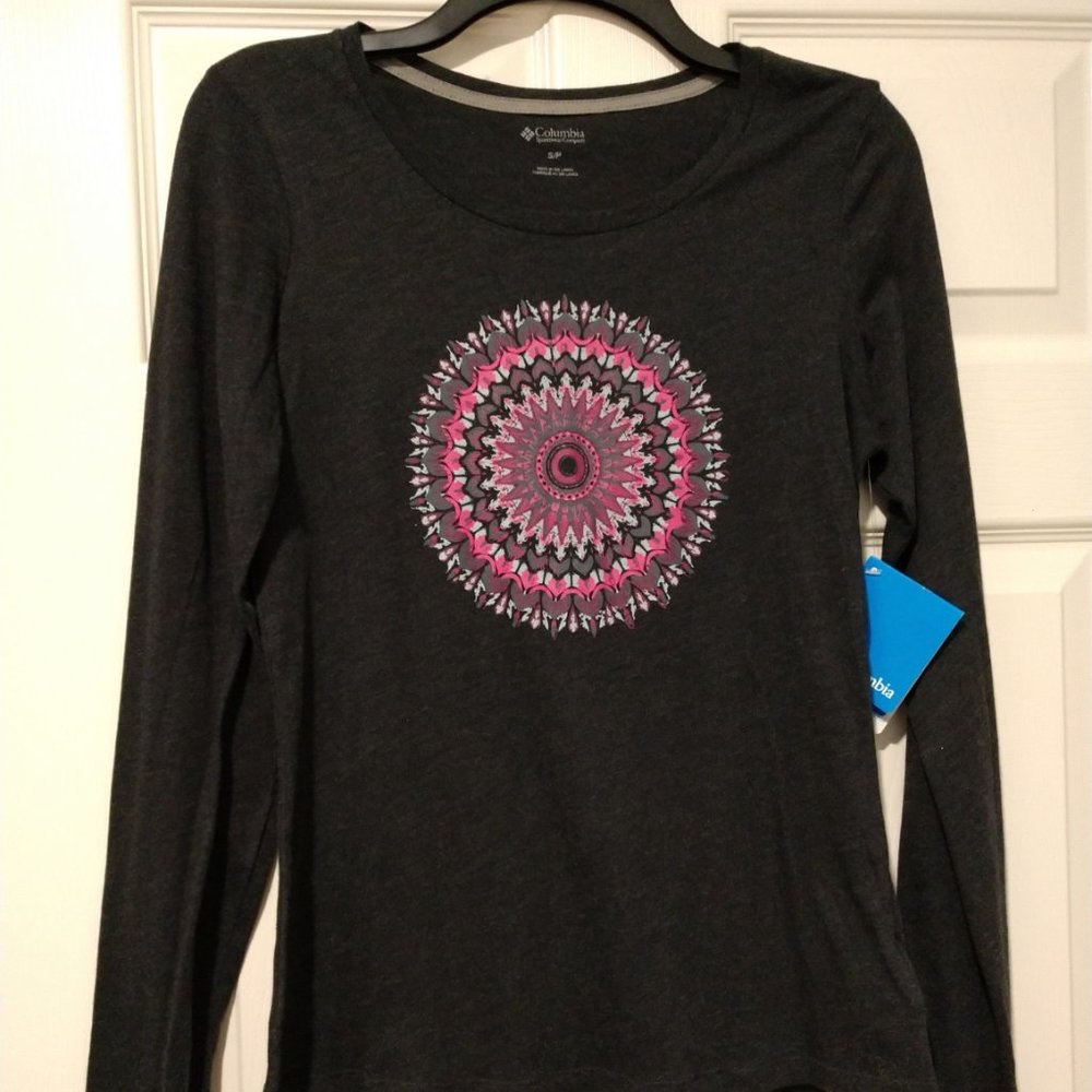 Columbia women's shirt, NWT, size S, very soft